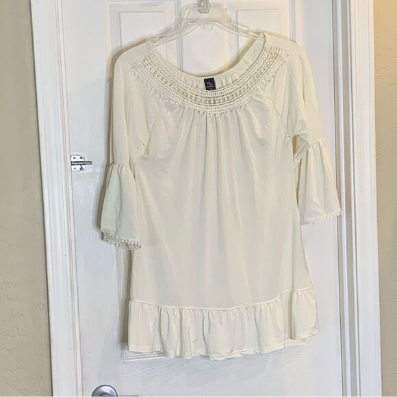 WinWin Crochet Neckline Tunic Cream Color Size Small-Medium - Picture 3 of 9